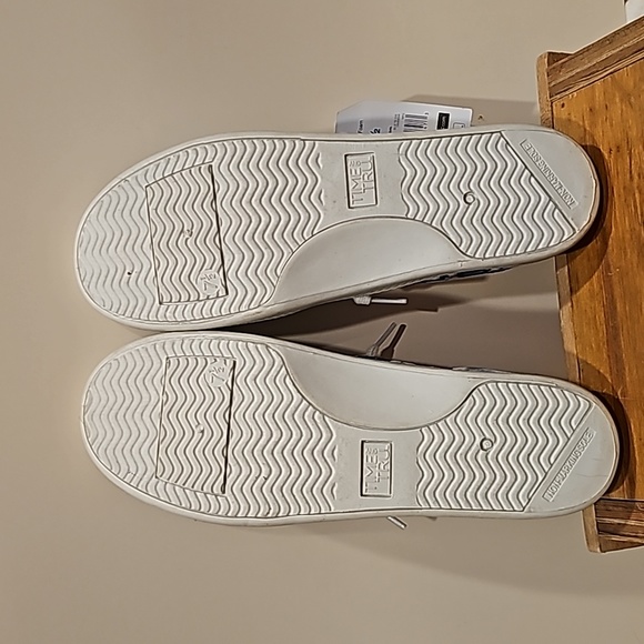 B Tye Dye Sneakers Scrunch back Blue White NWT Time and Tru - Picture 11 of 11